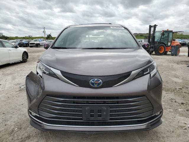 Photo 4 VIN: 5TDZRKEC8MS008703 - TOYOTA SIENNA 