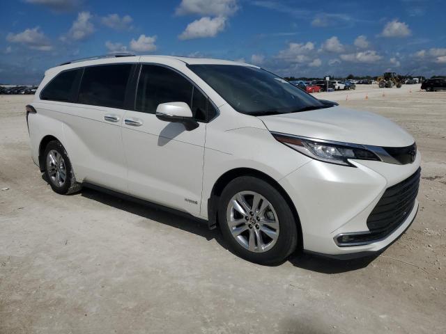 Photo 3 VIN: 5TDZRKEC8MS042379 - TOYOTA SIENNA LIM 