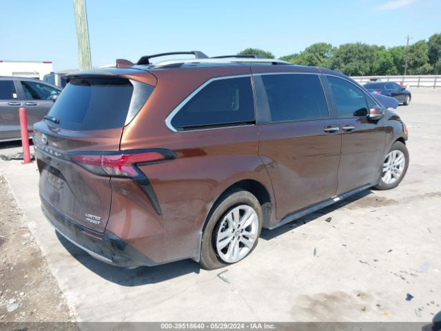 Photo 3 VIN: 5TDZRKEC8PS167242 - TOYOTA SIENNA 