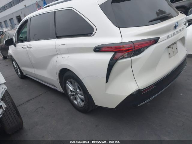 Photo 2 VIN: 5TDZRKEC9MS061314 - TOYOTA SIENNA 