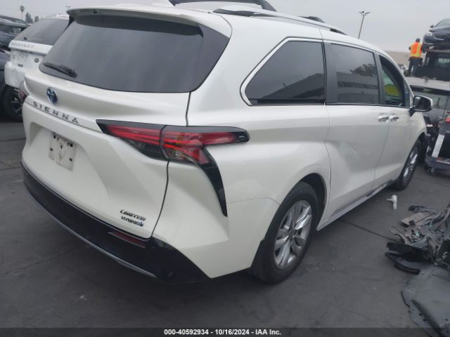 Photo 3 VIN: 5TDZRKEC9MS061314 - TOYOTA SIENNA 