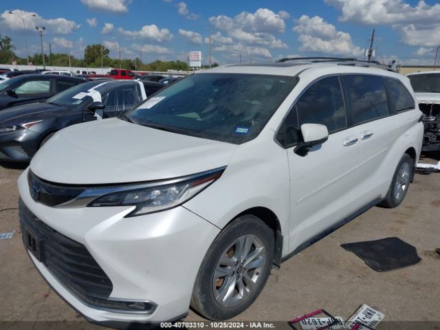 Photo 1 VIN: 5TDZRKEC9NS084058 - TOYOTA SIENNA 