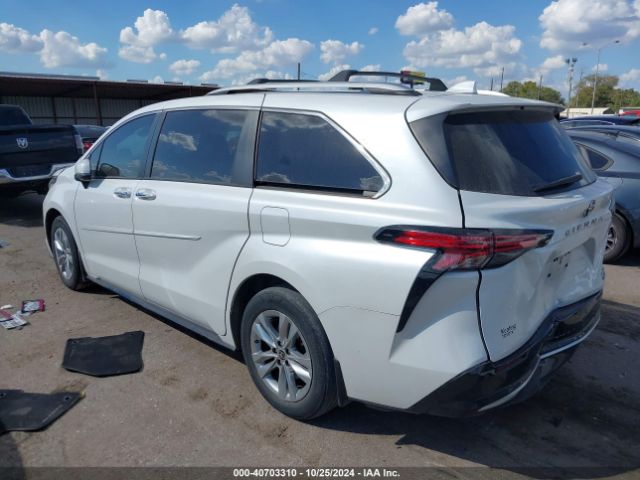 Photo 2 VIN: 5TDZRKEC9NS084058 - TOYOTA SIENNA 