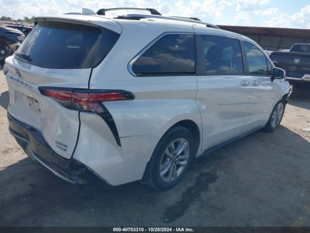 Photo 3 VIN: 5TDZRKEC9NS084058 - TOYOTA SIENNA 