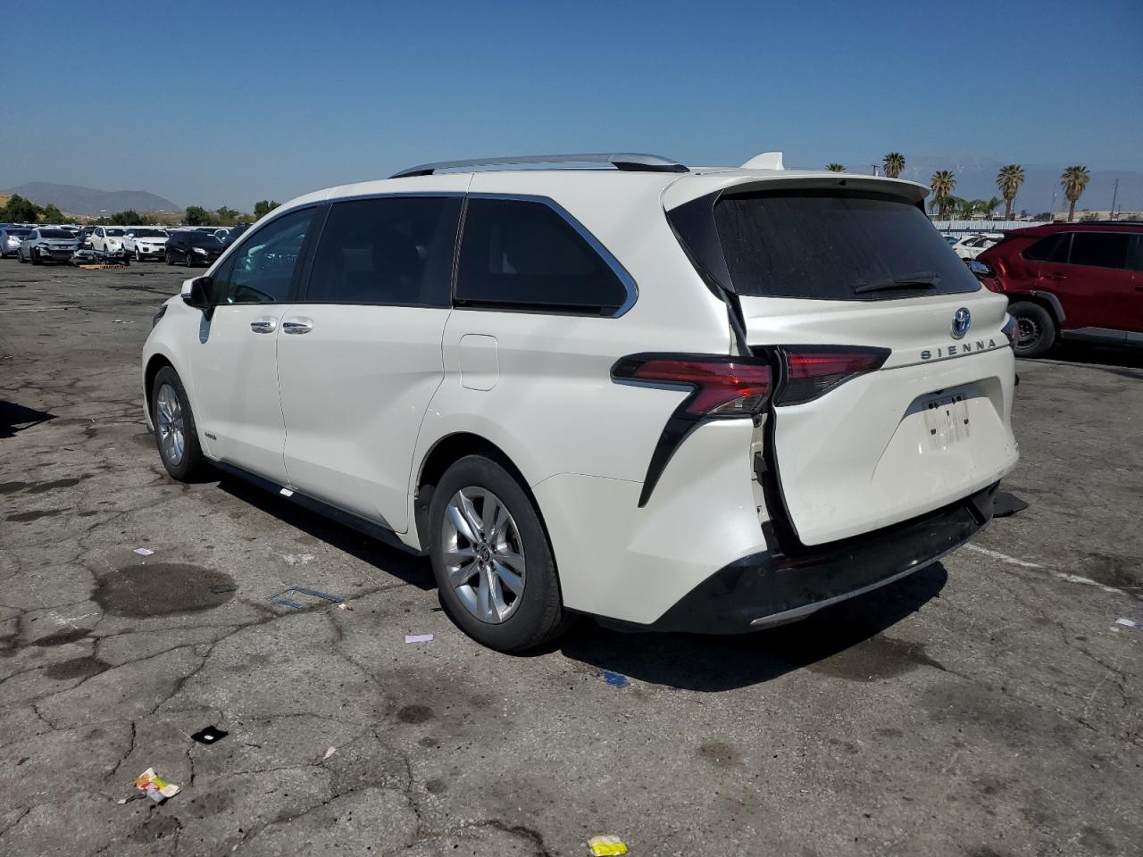 Photo 1 VIN: 5TDZRKECXMS042884 - TOYOTA SIENNA 