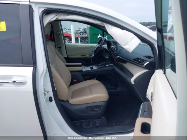 Photo 4 VIN: 5TDZRKECXMS044022 - TOYOTA SIENNA 