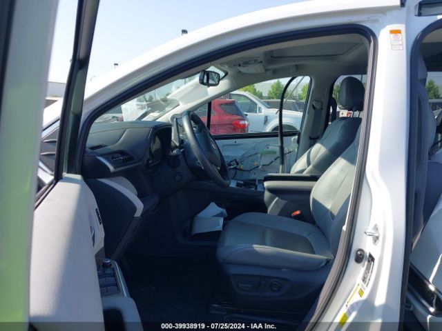 Photo 4 VIN: 5TDZRKECXNS074896 - TOYOTA SIENNA 