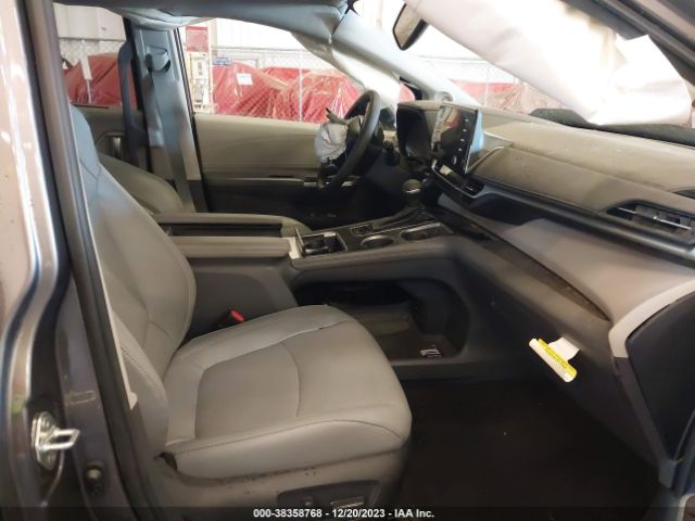 Photo 4 VIN: 5TDZSKFC0PS082155 - TOYOTA SIENNA 