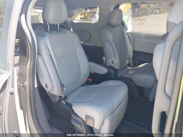 Photo 7 VIN: 5TDZSKFC1RS116932 - TOYOTA SIENNA 