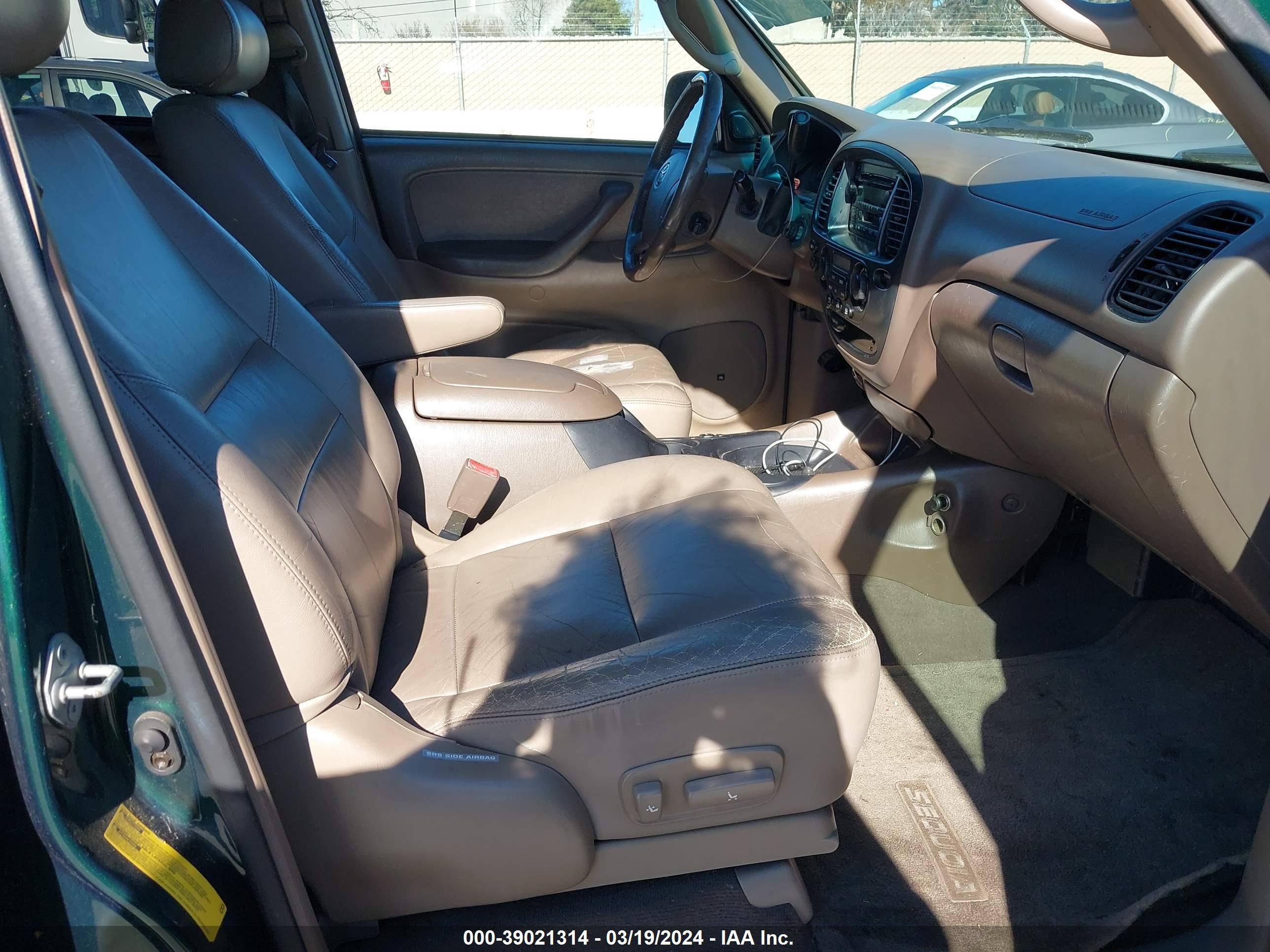 Photo 4 VIN: 5TDZT34A03S156172 - TOYOTA SEQUOIA 