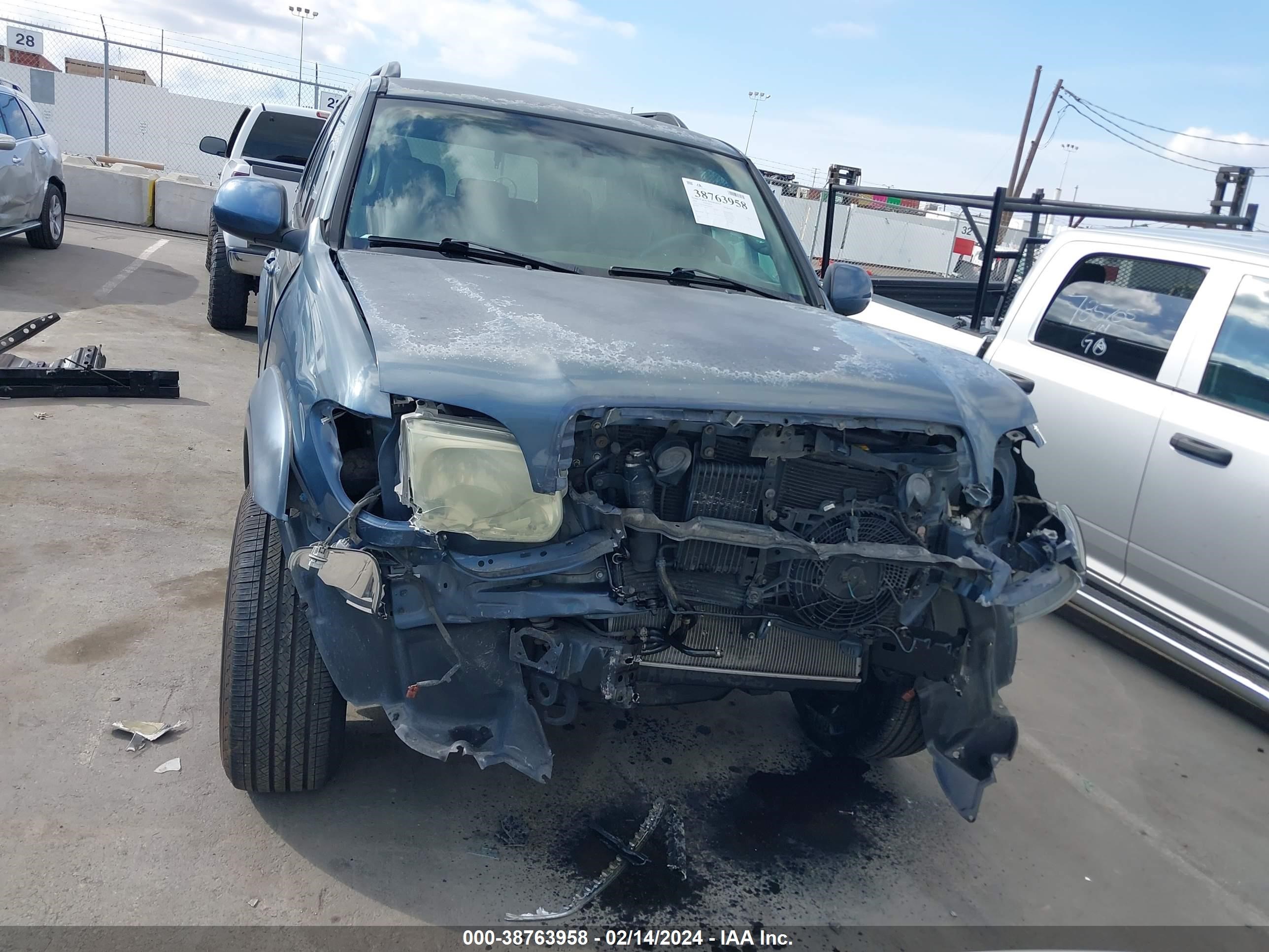 Photo 5 VIN: 5TDZT34A06S267065 - TOYOTA SEQUOIA 