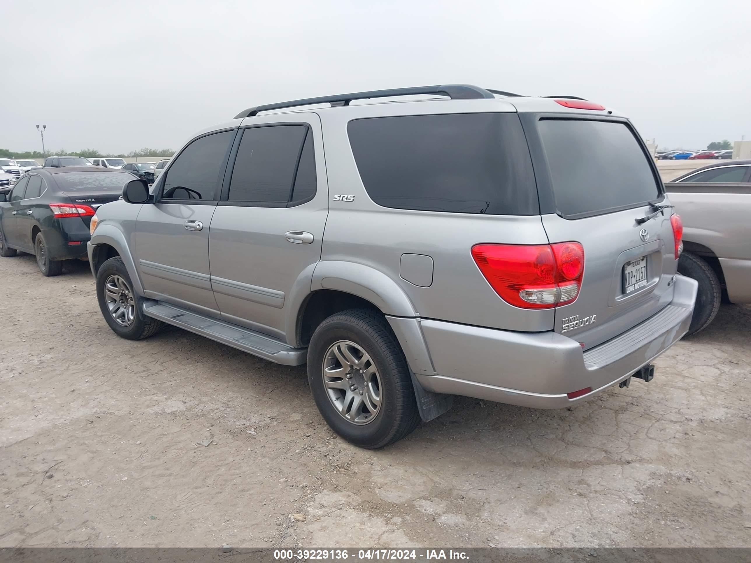 Photo 2 VIN: 5TDZT34A27S288372 - TOYOTA SEQUOIA 