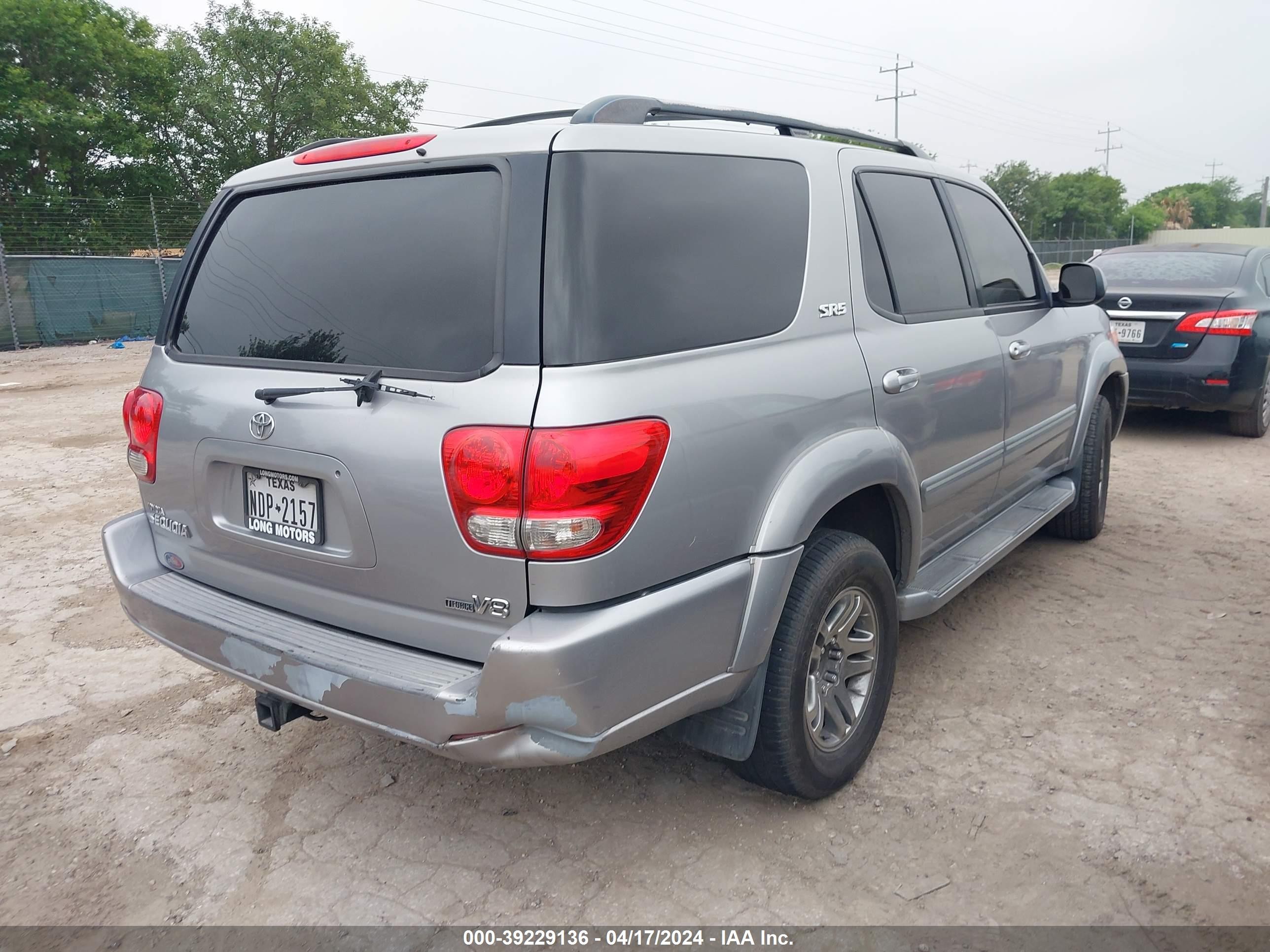 Photo 3 VIN: 5TDZT34A27S288372 - TOYOTA SEQUOIA 