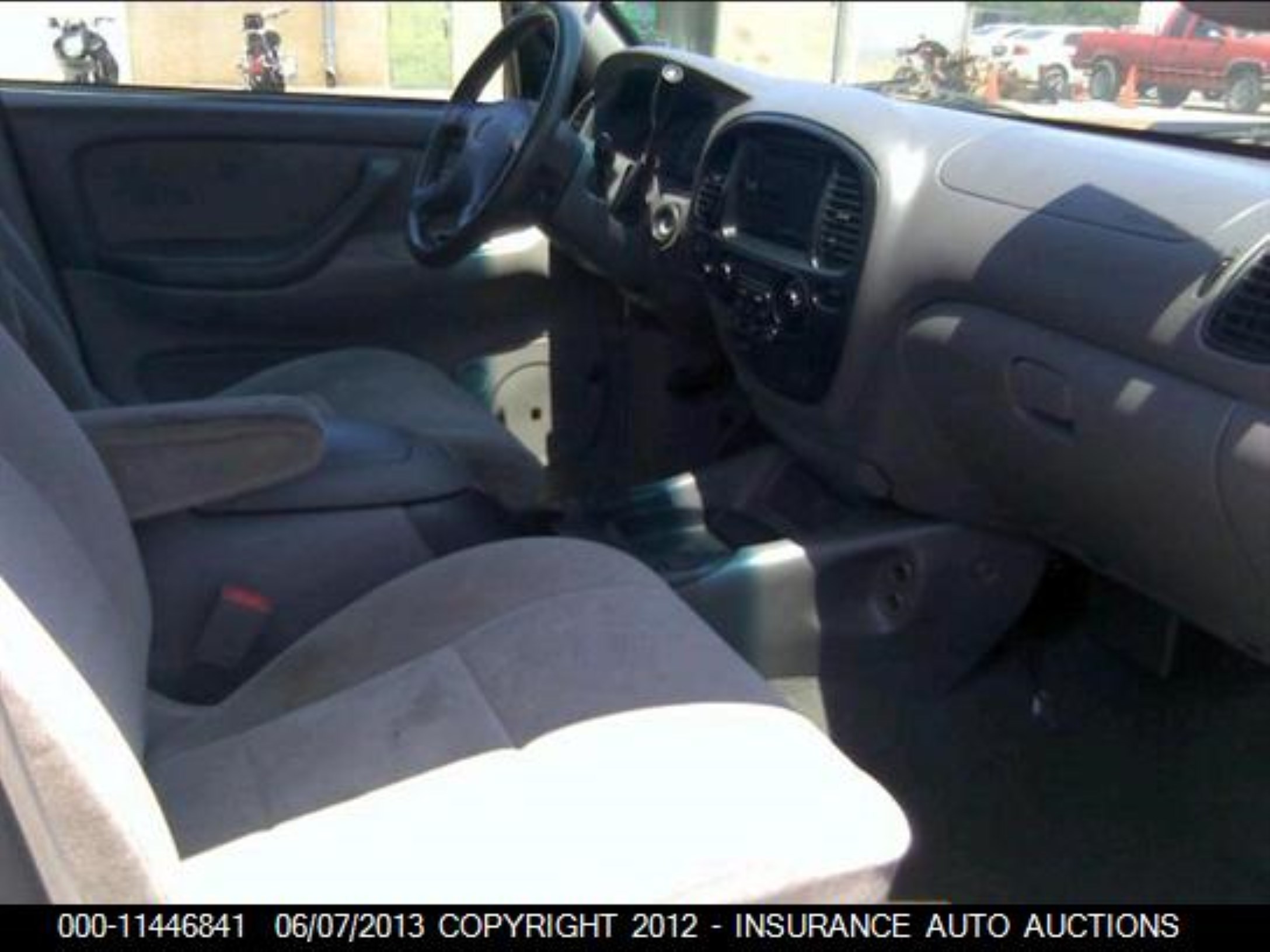 Photo 4 VIN: 5TDZT34A42S073309 - TOYOTA SEQUOIA 