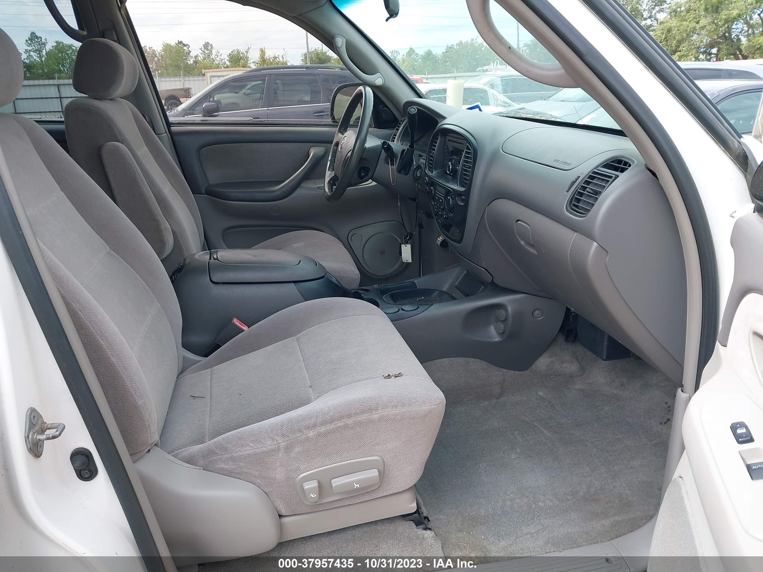 Photo 4 VIN: 5TDZT34A43S143005 - TOYOTA SEQUOIA 