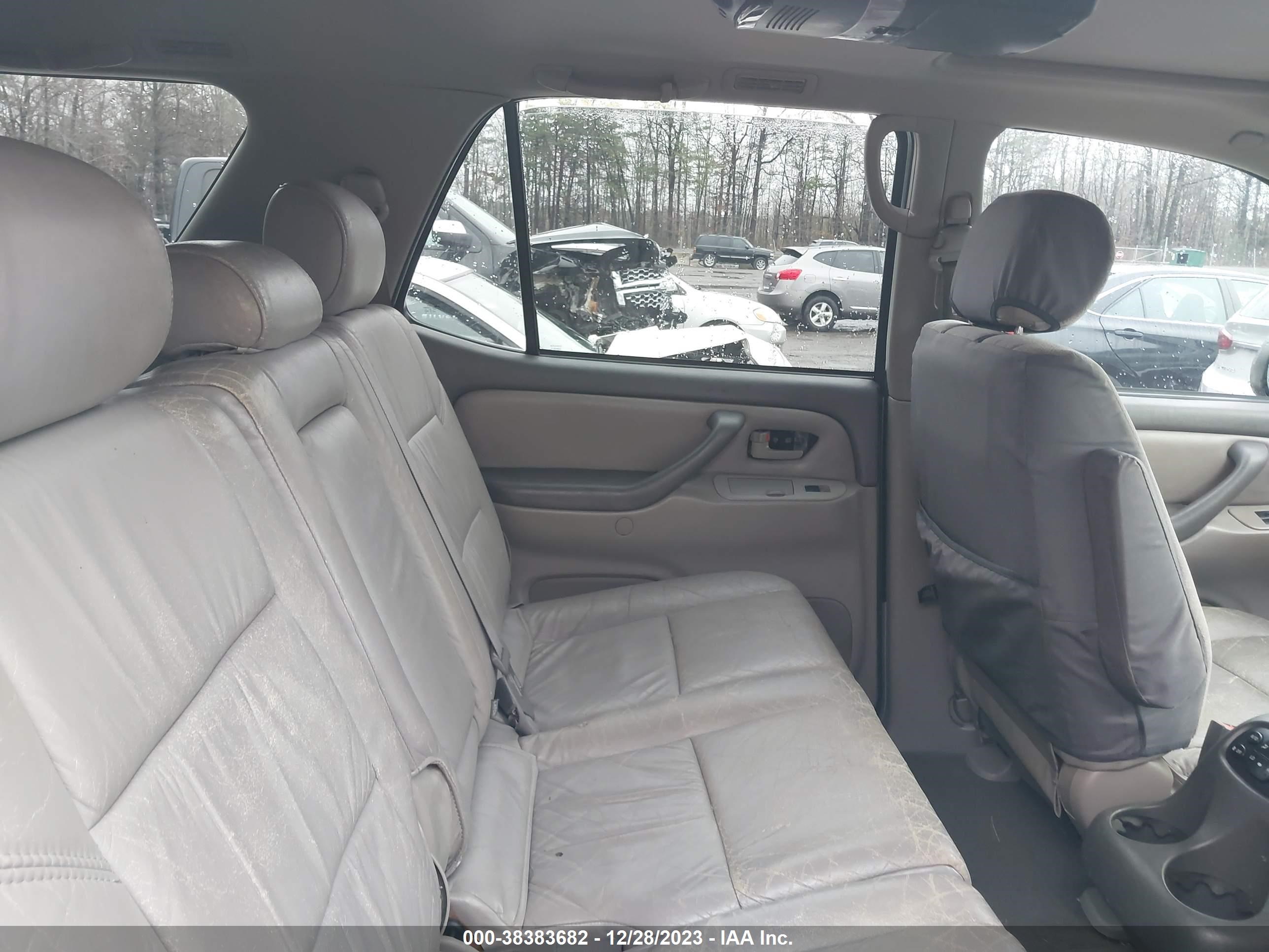 Photo 7 VIN: 5TDZT34A43S157812 - TOYOTA SEQUOIA 