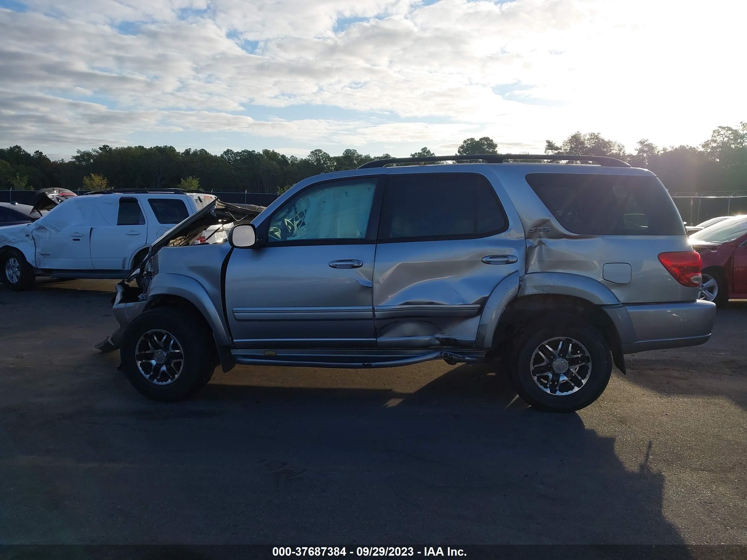 Photo 13 VIN: 5TDZT34A57S294697 - TOYOTA SEQUOIA 