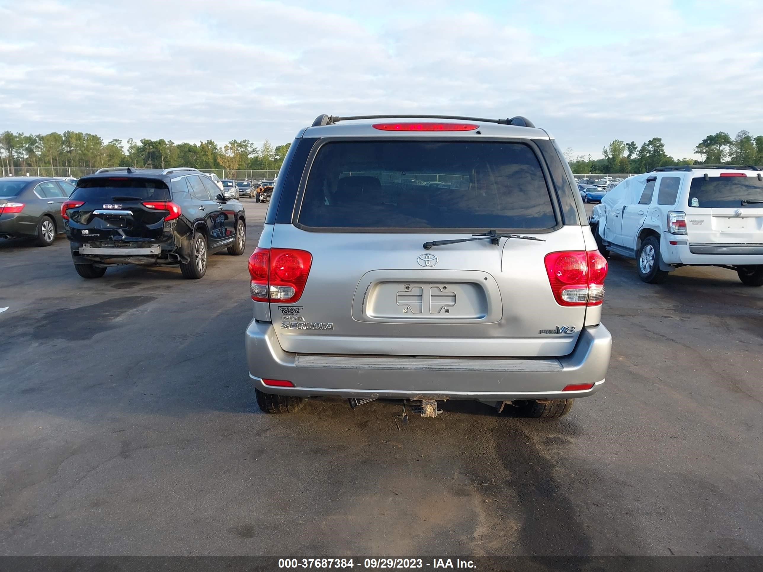 Photo 15 VIN: 5TDZT34A57S294697 - TOYOTA SEQUOIA 