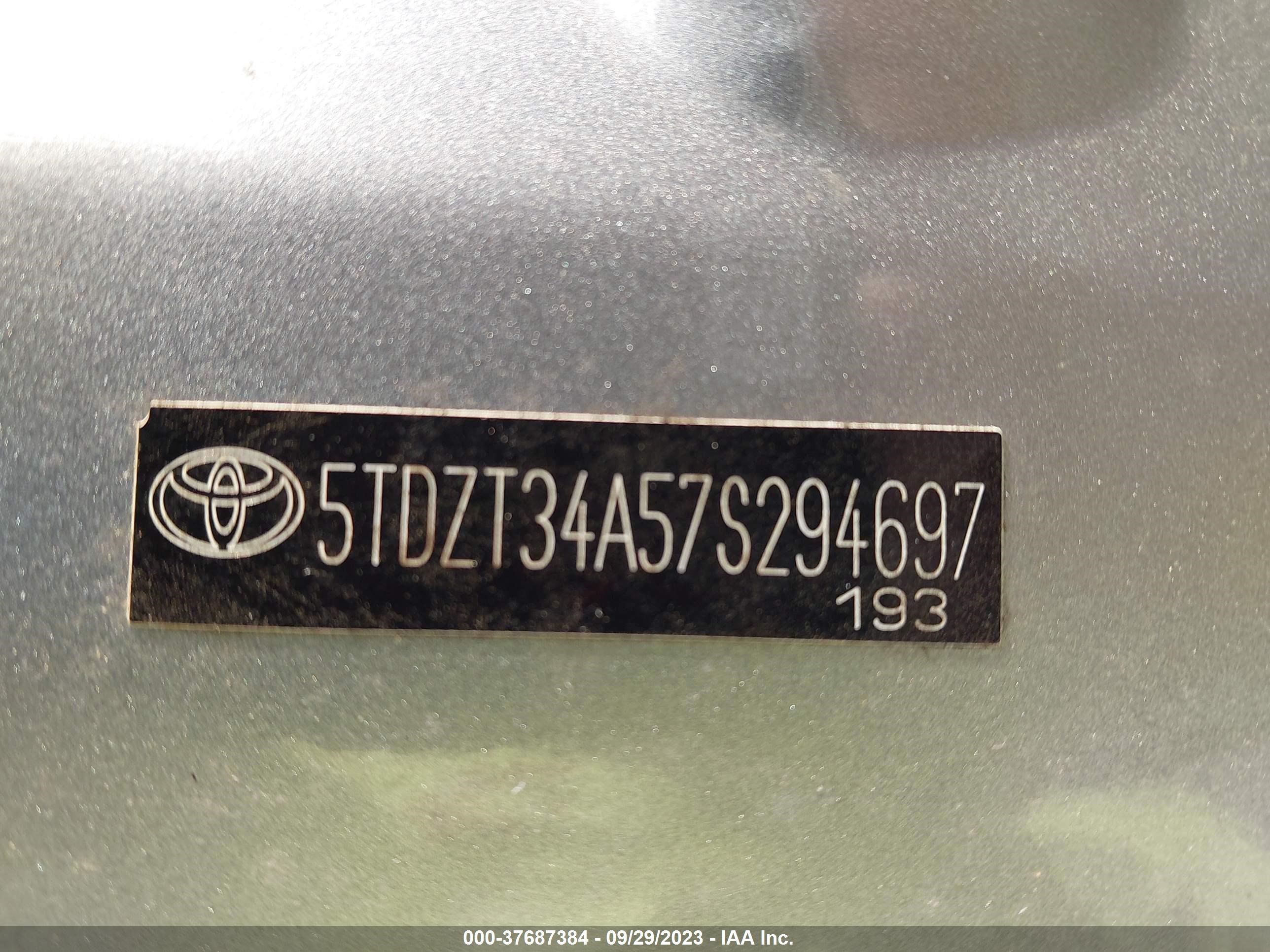 Photo 8 VIN: 5TDZT34A57S294697 - TOYOTA SEQUOIA 