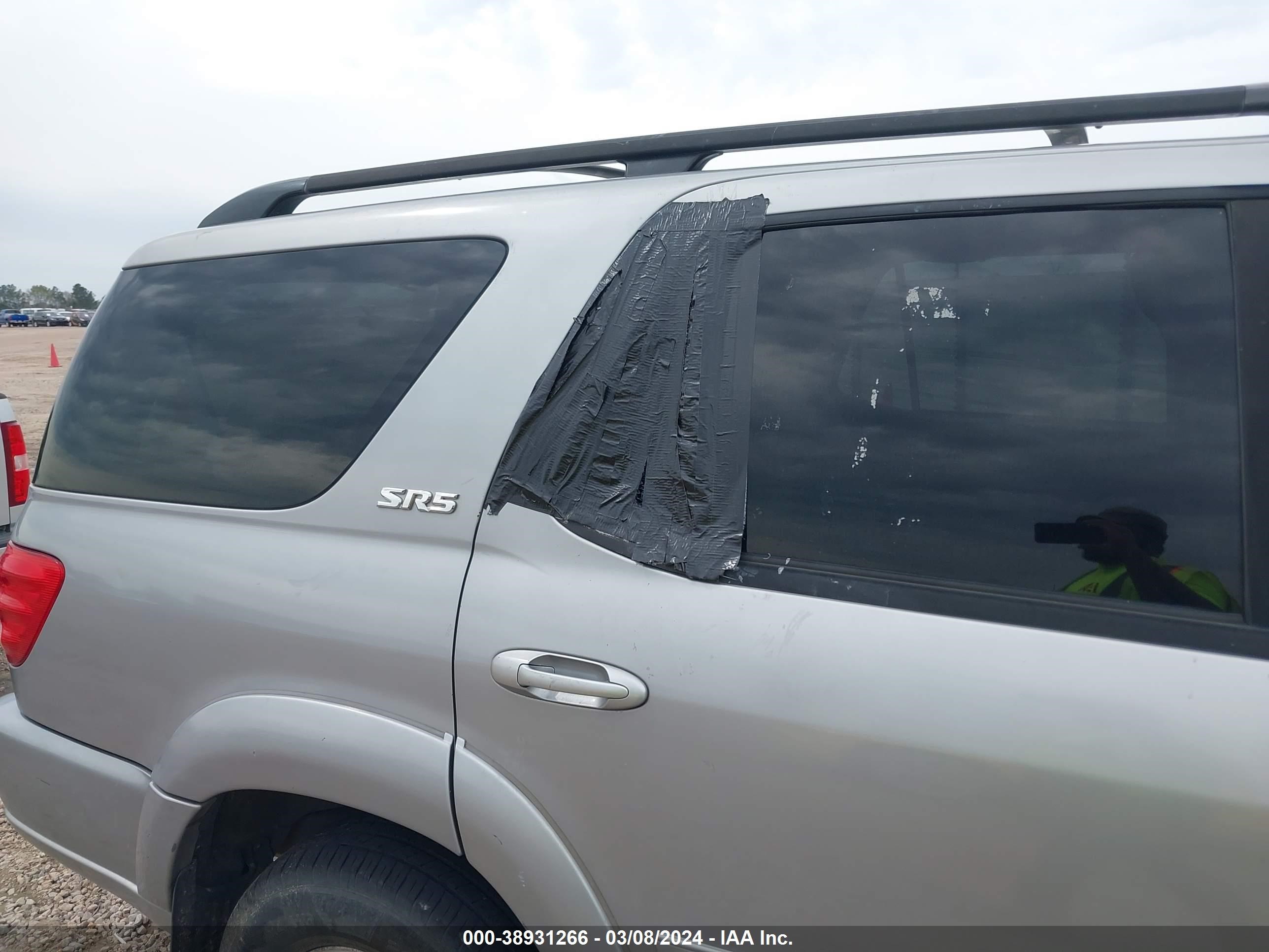 Photo 5 VIN: 5TDZT34A72S110322 - TOYOTA SEQUOIA 