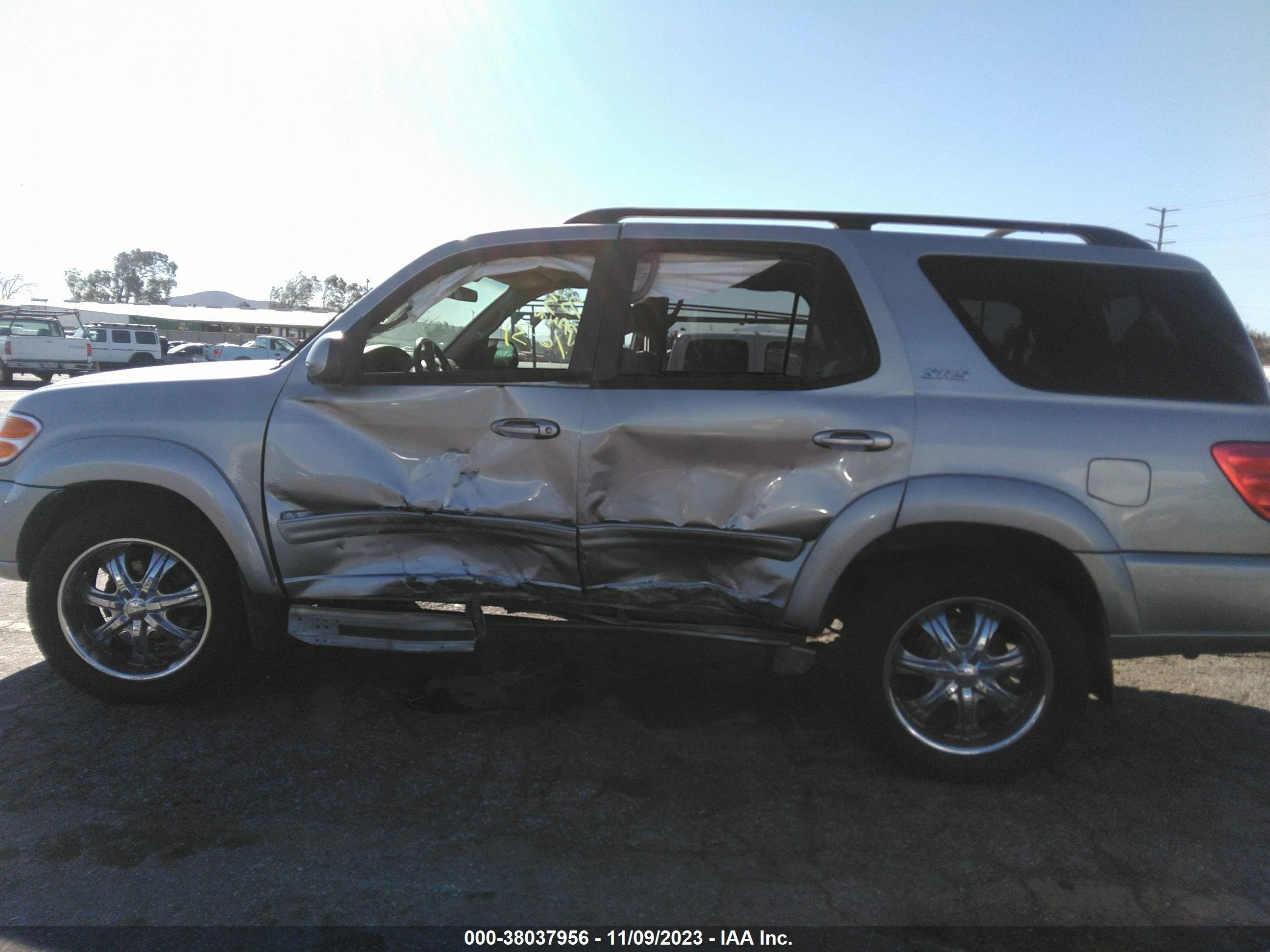 Photo 13 VIN: 5TDZT34A72S119036 - TOYOTA SEQUOIA 