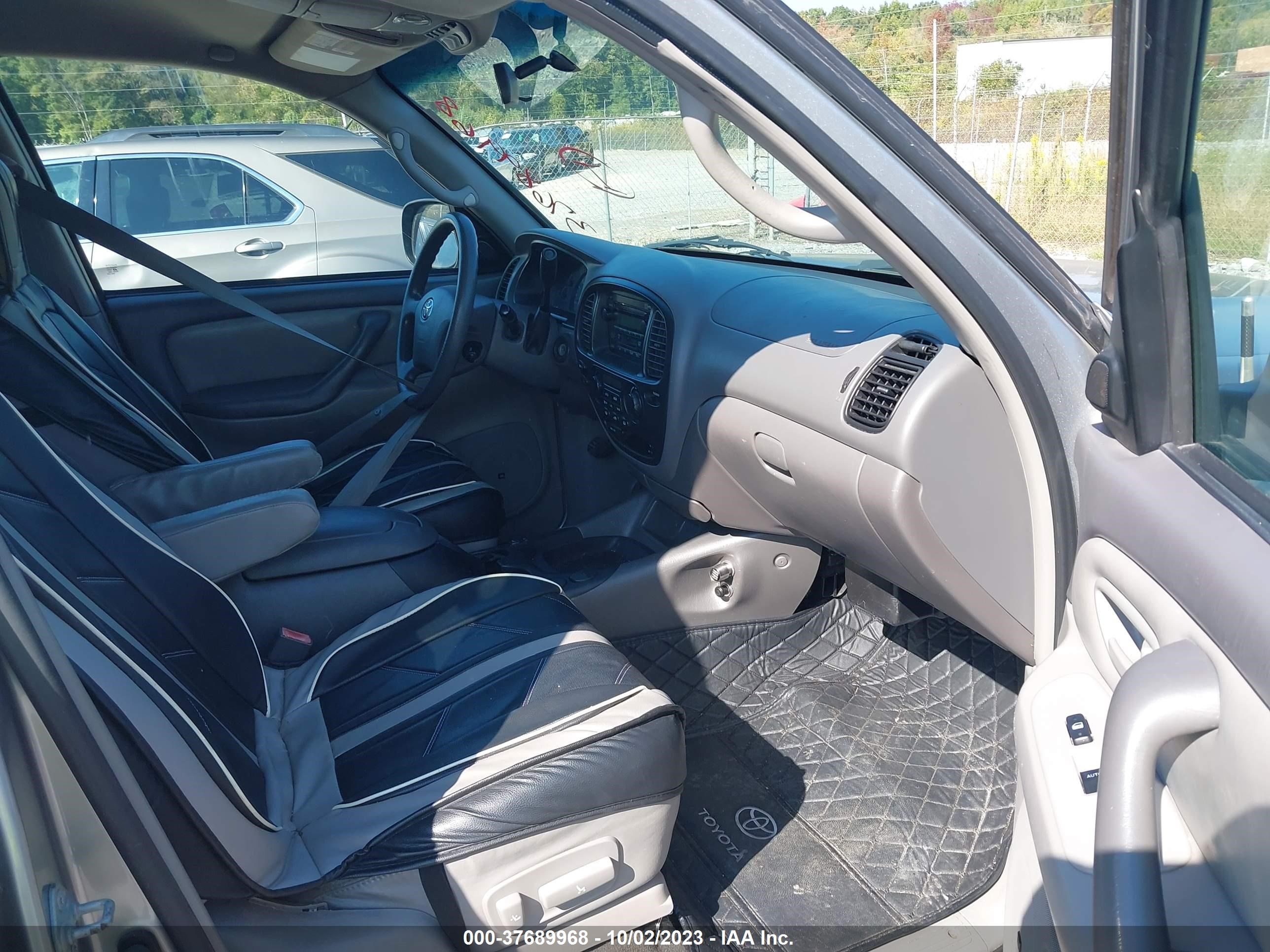 Photo 4 VIN: 5TDZT34A73S143760 - TOYOTA SEQUOIA 