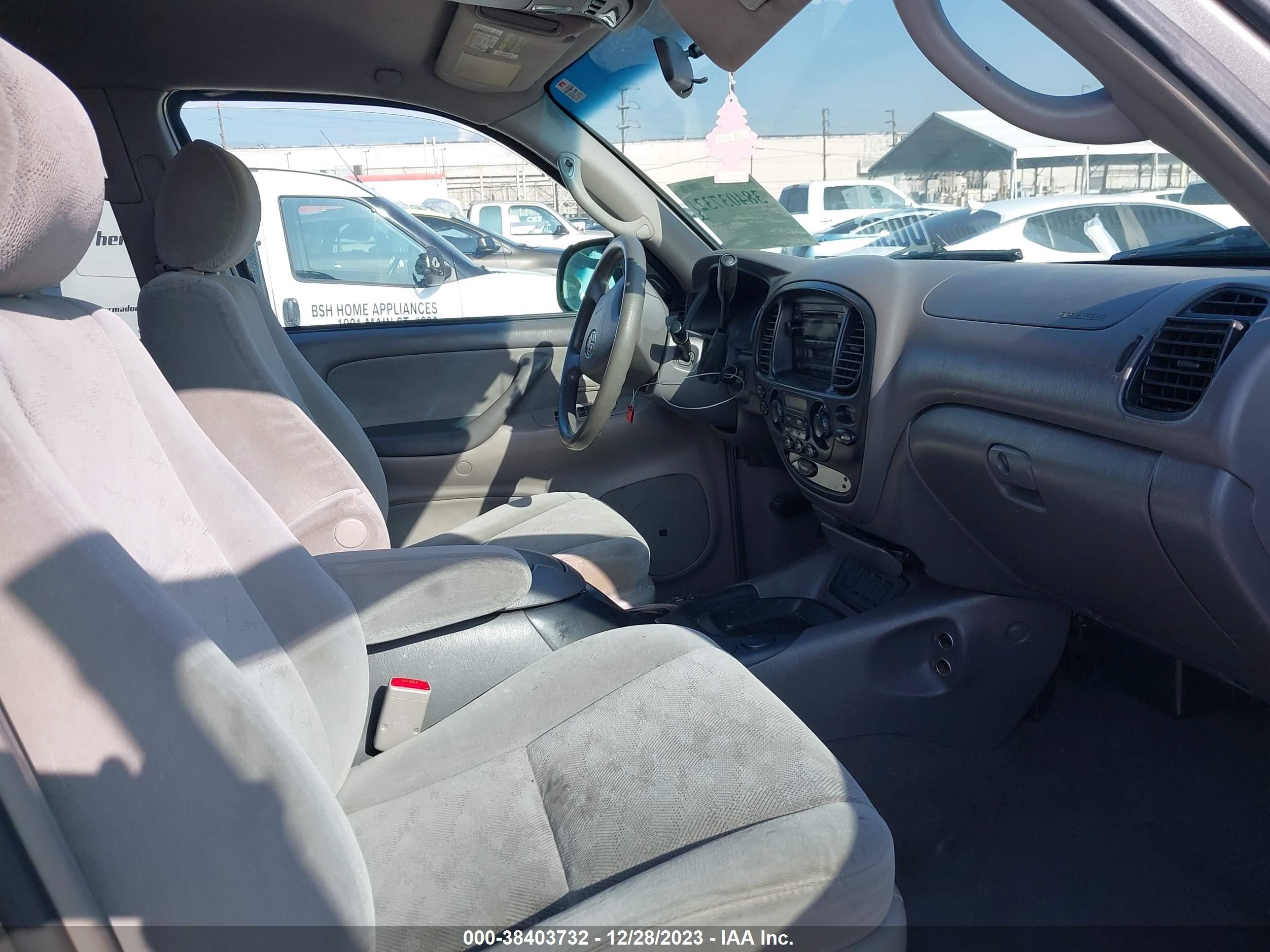 Photo 4 VIN: 5TDZT34A75S253548 - TOYOTA SEQUOIA 