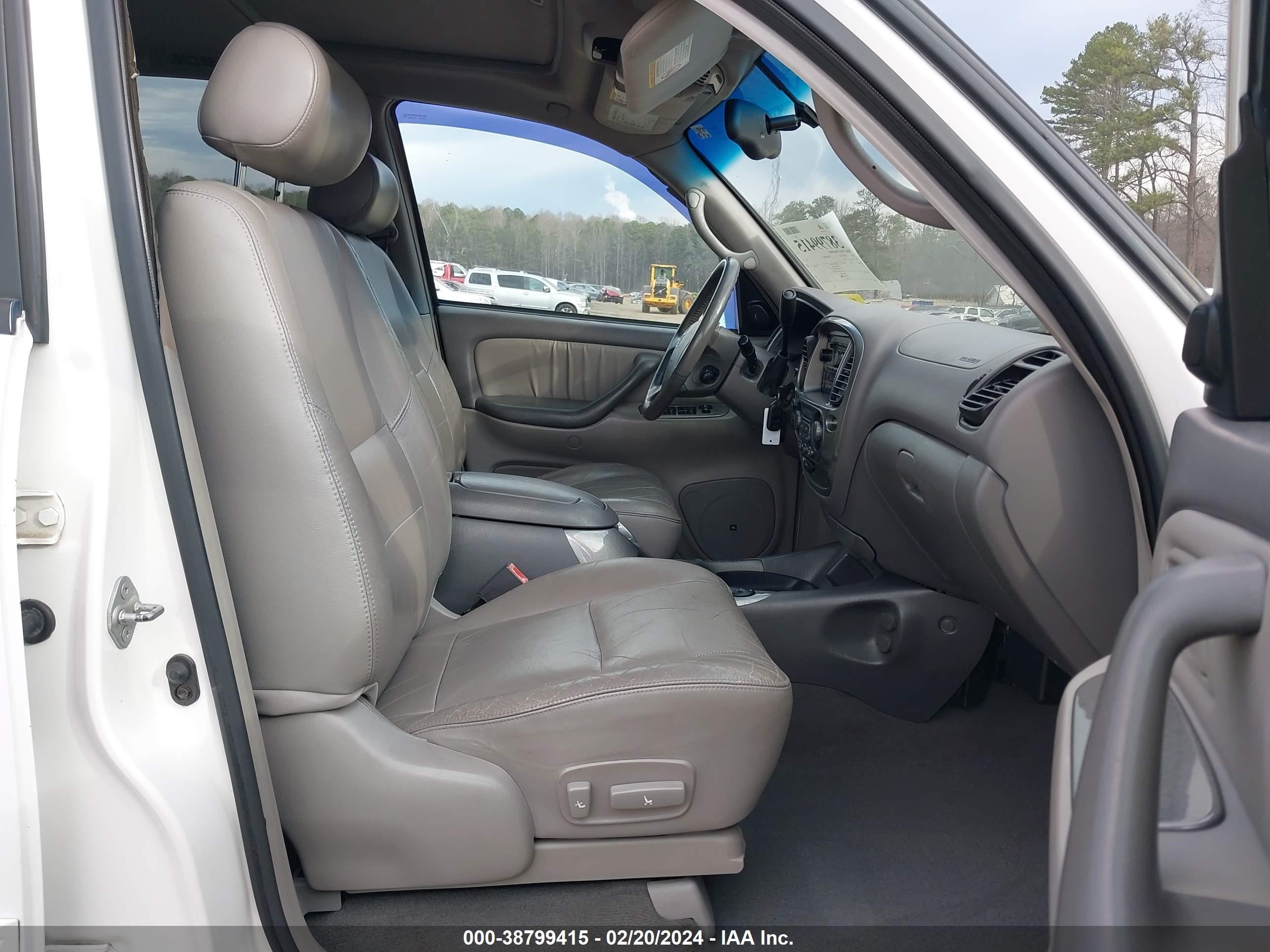 Photo 4 VIN: 5TDZT38A63S182124 - TOYOTA SEQUOIA 