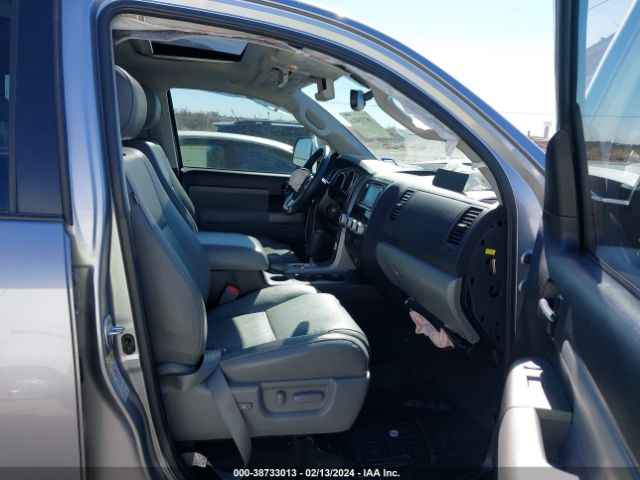 Photo 4 VIN: 5TDZY5G18HS067370 - TOYOTA SEQUOIA 