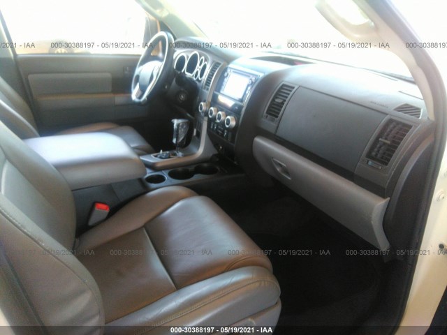 Photo 4 VIN: 5TDZY5G18HS069006 - TOYOTA SEQUOIA 