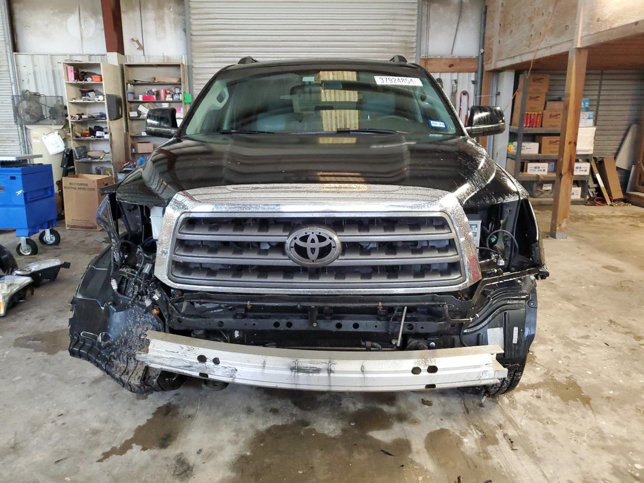 Photo 4 VIN: 5TDZY5G19AS028132 - TOYOTA SEQUOIA 