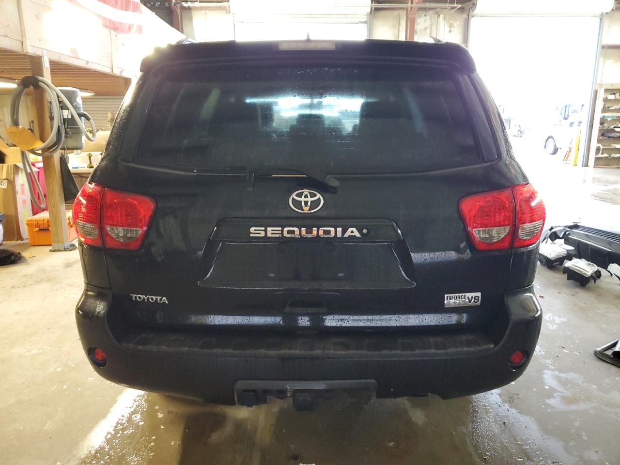 Photo 5 VIN: 5TDZY5G19AS028132 - TOYOTA SEQUOIA 