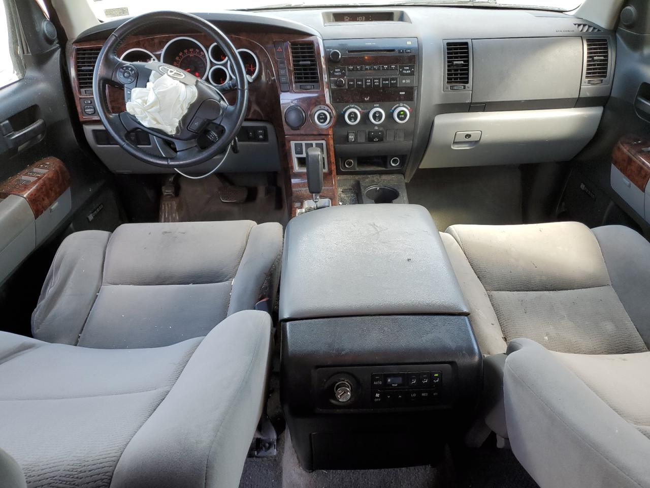 Photo 7 VIN: 5TDZY64A08S007609 - TOYOTA SEQUOIA 