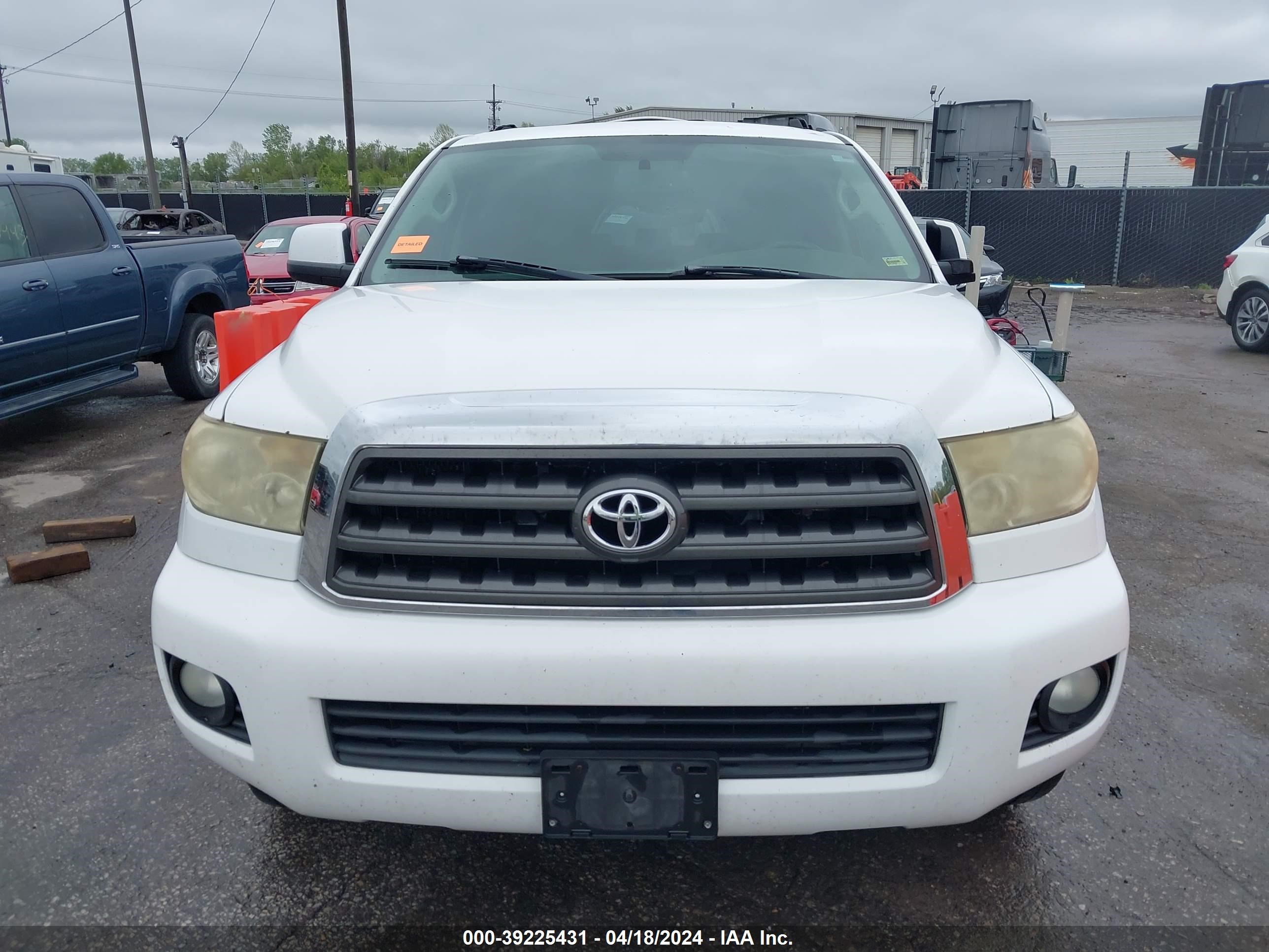 Photo 12 VIN: 5TDZY64A48S001974 - TOYOTA SEQUOIA 