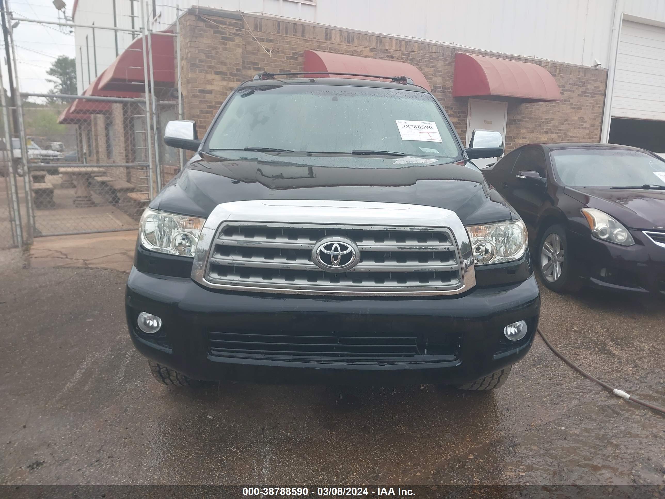 Photo 11 VIN: 5TDZY67A78S001088 - TOYOTA SEQUOIA 