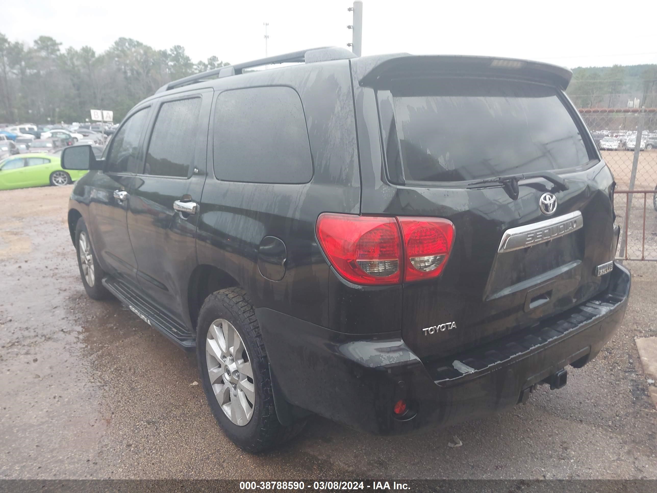 Photo 2 VIN: 5TDZY67A78S001088 - TOYOTA SEQUOIA 