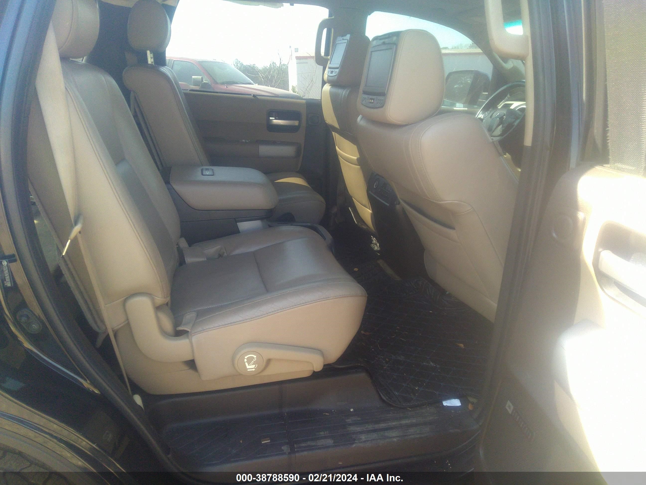 Photo 7 VIN: 5TDZY67A78S001088 - TOYOTA SEQUOIA 