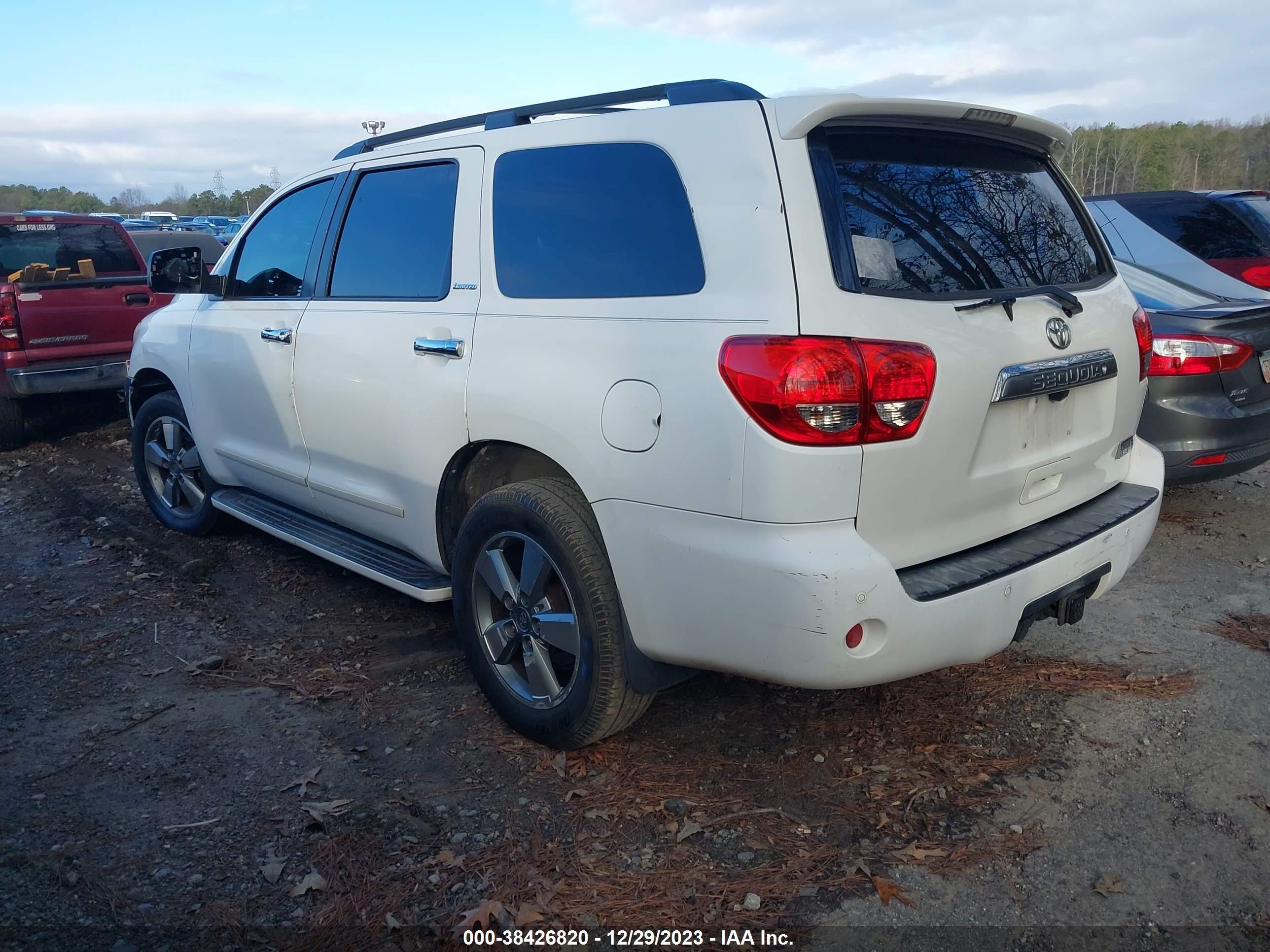 Photo 2 VIN: 5TDZY68AX8S008583 - TOYOTA SEQUOIA 