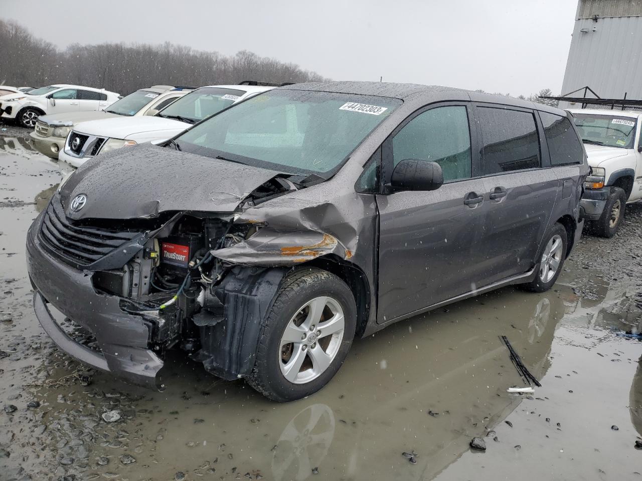 Photo 1 VIN: 5TDZZ3DC0HS793778 - TOYOTA SIENNA 