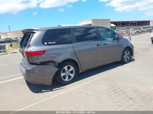 Photo 3 VIN: 5TDZZ3DC0HS895887 - TOYOTA SIENNA 