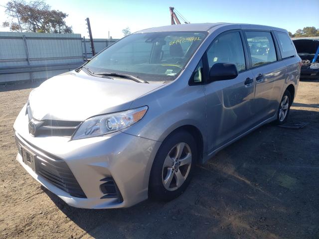 Photo 1 VIN: 5TDZZ3DC0JS929557 - TOYOTA SIENNA L 