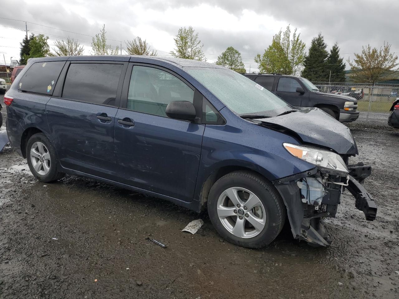 Photo 3 VIN: 5TDZZ3DC0KS988321 - TOYOTA SIENNA 