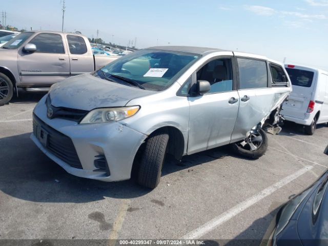 Photo 1 VIN: 5TDZZ3DC0KS994829 - TOYOTA SIENNA 