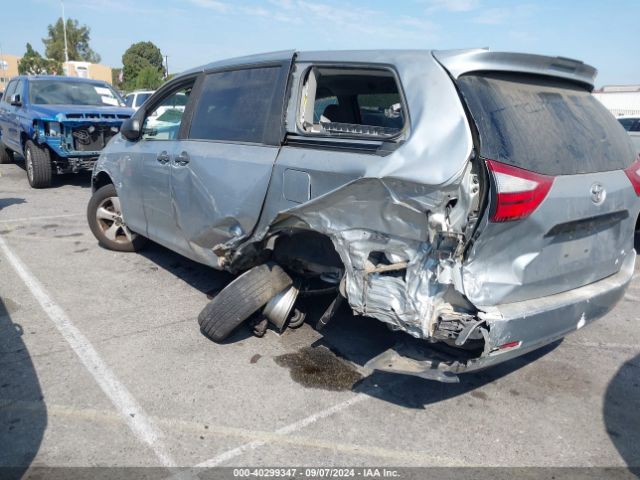 Photo 2 VIN: 5TDZZ3DC0KS994829 - TOYOTA SIENNA 