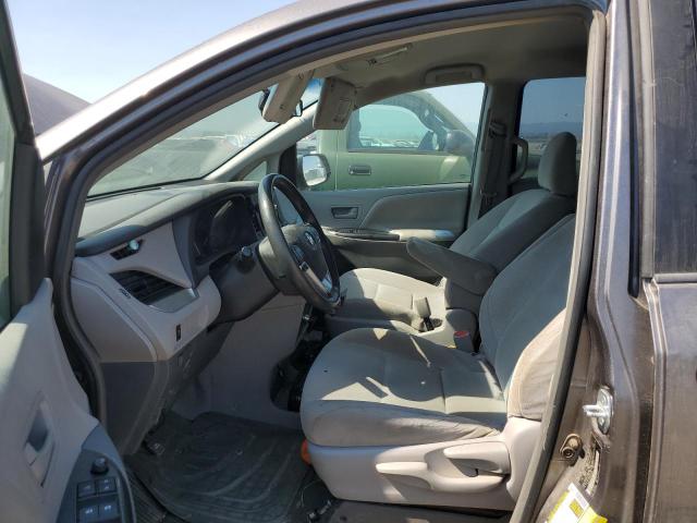 Photo 6 VIN: 5TDZZ3DC1HS818977 - TOYOTA SIENNA 