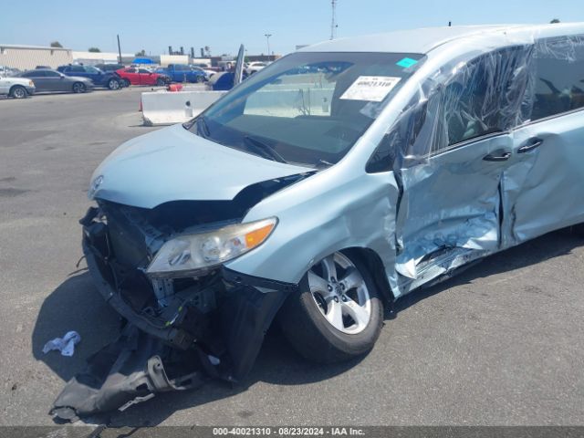 Photo 1 VIN: 5TDZZ3DC1HS823211 - TOYOTA SIENNA 