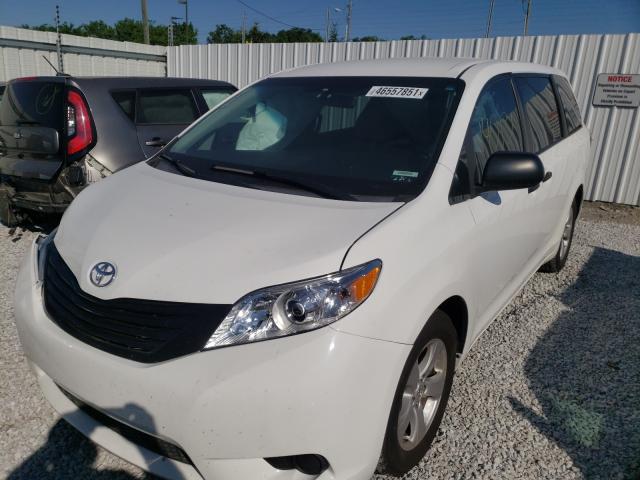 Photo 1 VIN: 5TDZZ3DC1HS867855 - TOYOTA SIENNA 