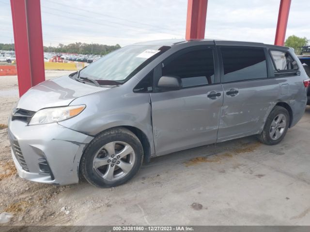 Photo 1 VIN: 5TDZZ3DC1JS909091 - TOYOTA SIENNA 