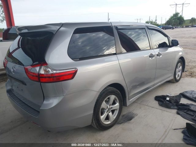 Photo 3 VIN: 5TDZZ3DC1JS909091 - TOYOTA SIENNA 