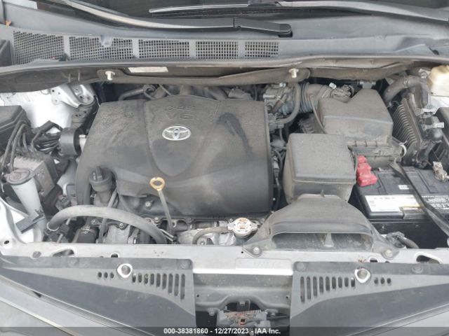 Photo 9 VIN: 5TDZZ3DC1JS909091 - TOYOTA SIENNA 